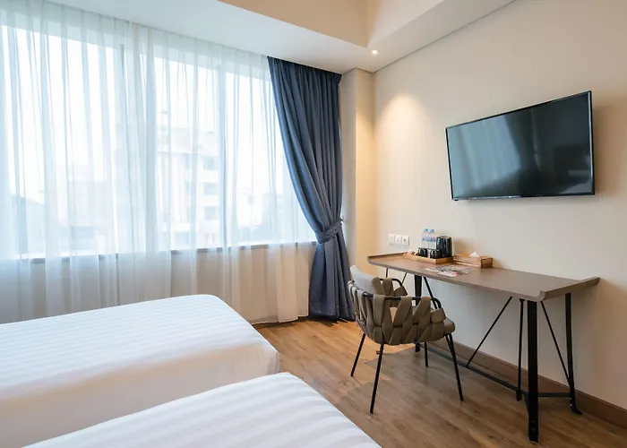 Luminor Hotel Jakarta Kota By Wh